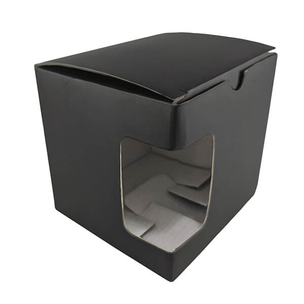 Petit carton noir avec fenêtre