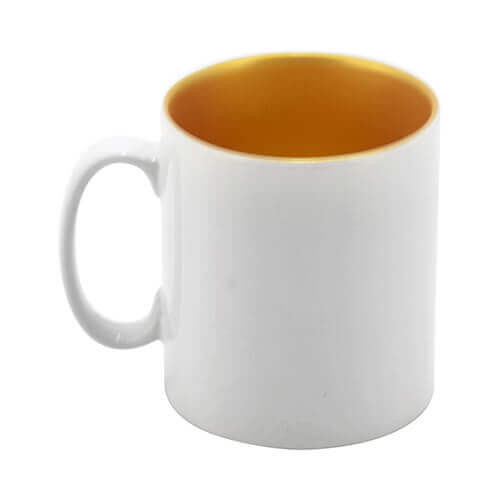 Tasse blanche avec intérieur coloré